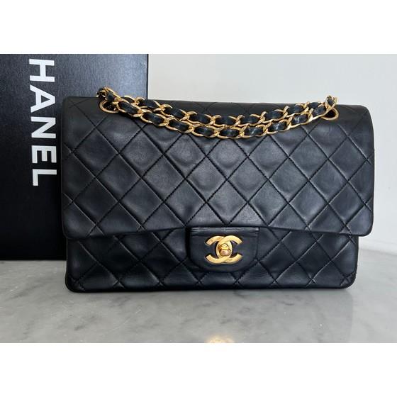 Vintage and Musthaves. Chanel medium 2.55 timeless classic double flap bag