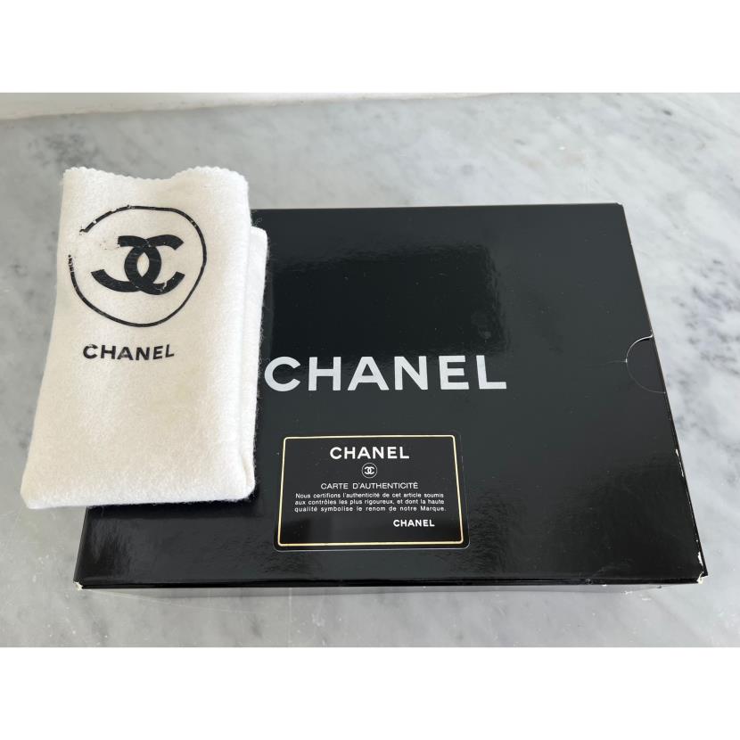 Chanel Black Lambskin Medium Classic 2.55 Double Flap Bag 18k Gold Pla –  Boutique Patina