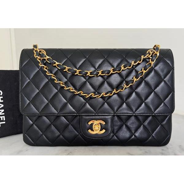 classic chanel medium flap bag black