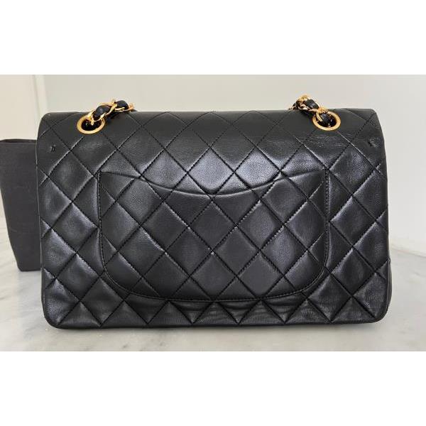 Vintage and Musthaves. Chanel medium 2.55 timeless classic double