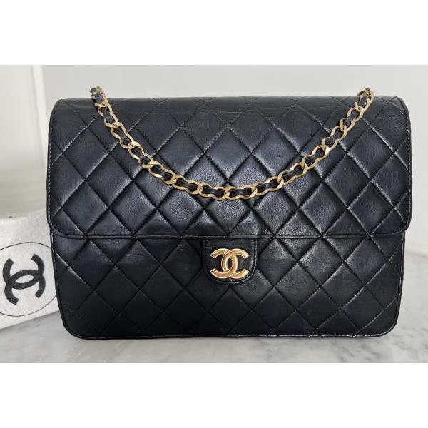 vintage chanel medium flap bag