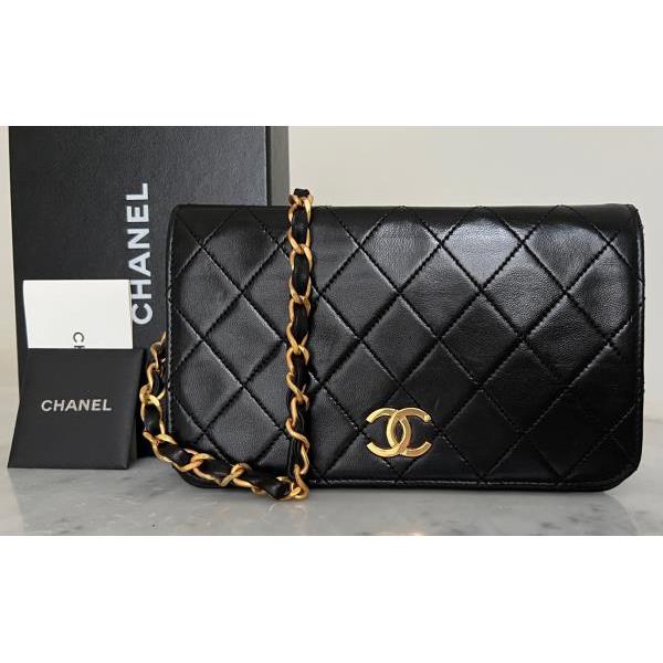Vintage and Musthaves. Chanel 2.55 timeless full flap 4-way