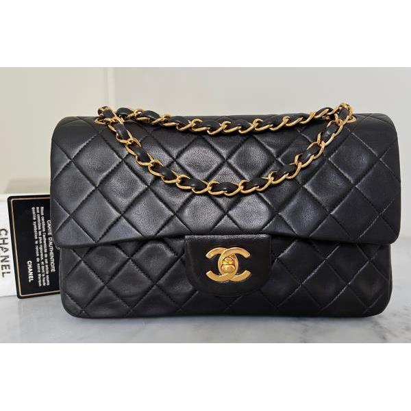 Chanel Vintage Black Lambskin Classic 2.55 Mini Flap Bag – Classic Coco  Authentic Vintage Luxury