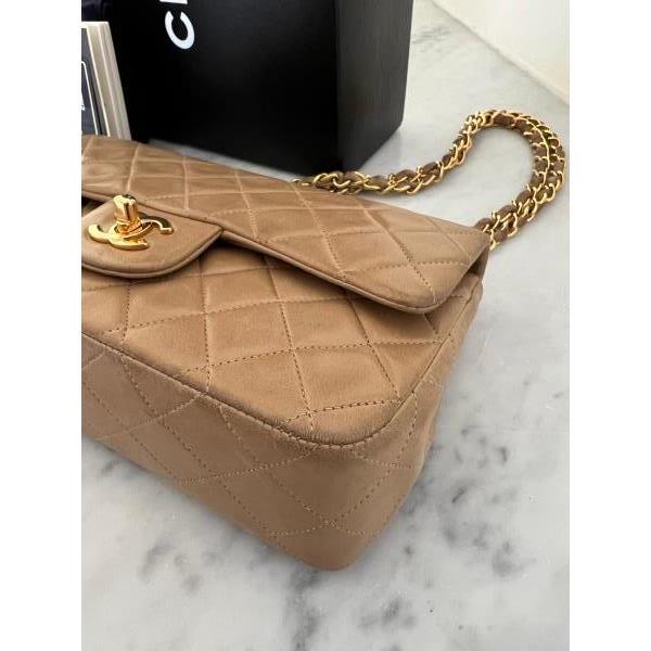 Vintage and Musthaves. Chanel small beige/camel 2.55 timeless classic  double flap bag VM221051