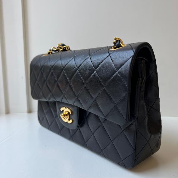 Small 2.55 handbag chanel outlet