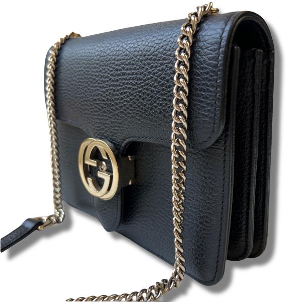 Vintage and Musthaves. Gucci black interlocking G bag VM221140