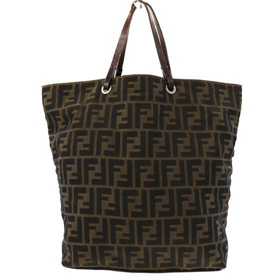 Fendi logo shopper store