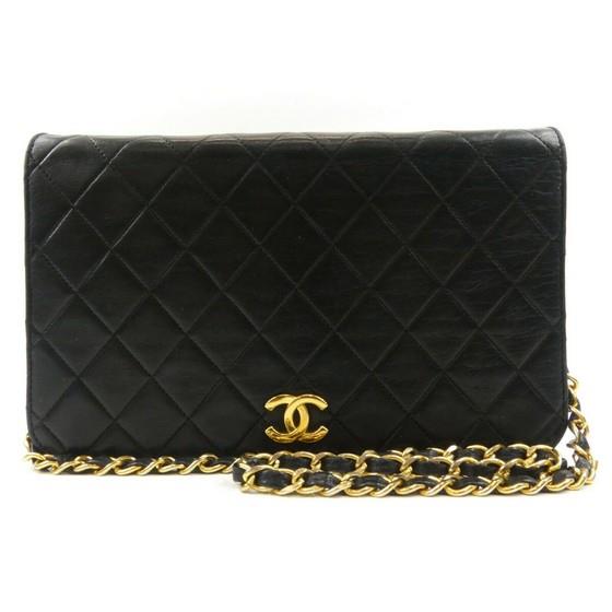 Vintage and Musthaves. Chanel 2.55 timeless full lap 4-way classic bag