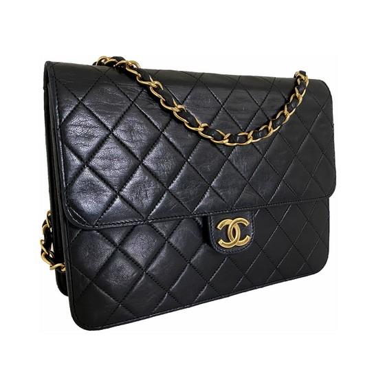 Vintage and Musthaves. Chanel classic 2.55 flap bag