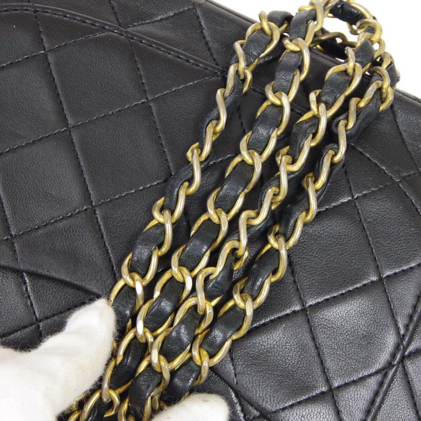 Exploring the Quilted Perfection of the Chanel 2.55 Handbag – LuxUness