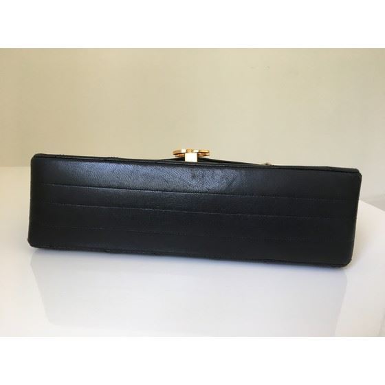 Picture of SPECIAL PIECE: Chanel chevron flap bag