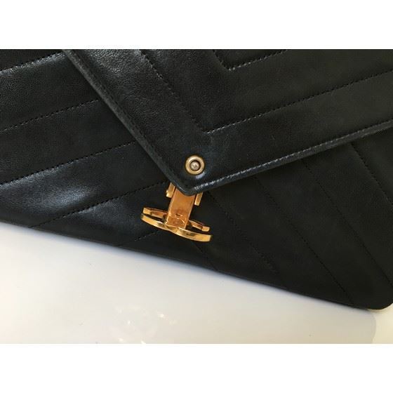 Picture of SPECIAL PIECE: Chanel chevron flap bag