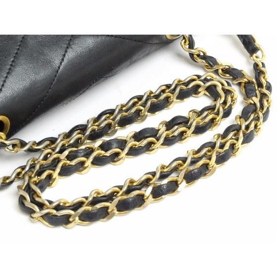 Picture of SPECIAL PIECE: Chanel chevron flap bag
