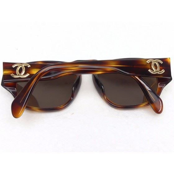 CHANEL Vintage Sunglasses Rare Oval Round Tortoise Brown Frame