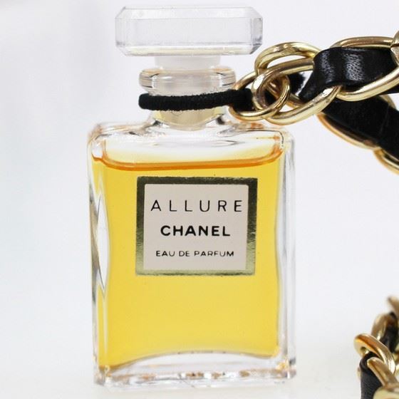 Picture of Chanel perfume necklace