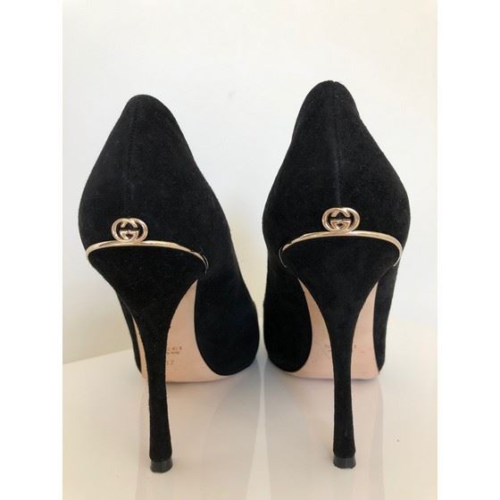 Vintage and Musthaves. Gucci black heels