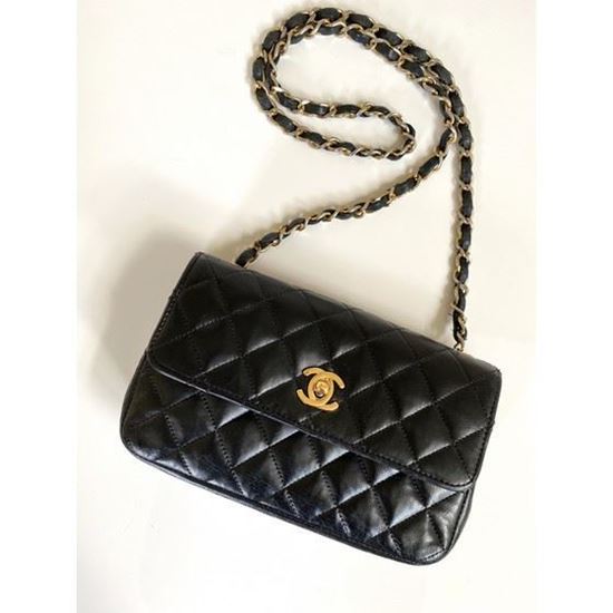 Vintage and Musthaves. Chanel timeless 2.55 mini rectangular in black  lambskin with gold hardware