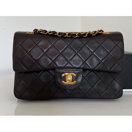 Small classic handbag, Grained calfskin & gold-tone metal, black — Fashion