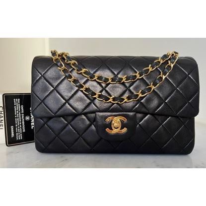 File:Chanel CLASSIC Double Flap 2.55 .jpg - Wikimedia Commons