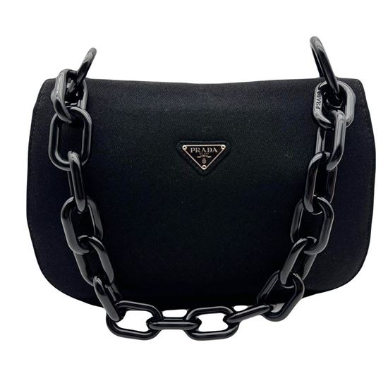 Vintage and Musthaves. Prada black shoulderbag with chunky chain