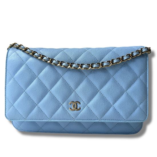 Vintage and Musthaves. Chanel baby blue WOC 