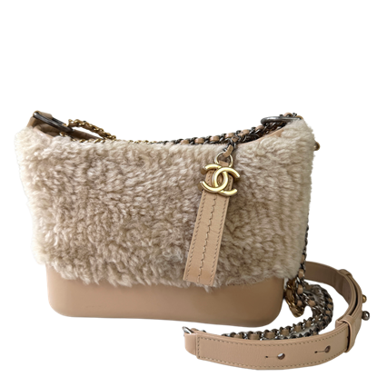 Image of Chanel shearling small gabrielle hobo in beige VM221430
